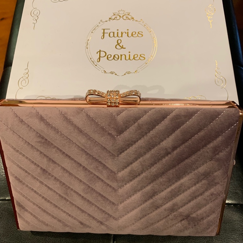 Clutch purse